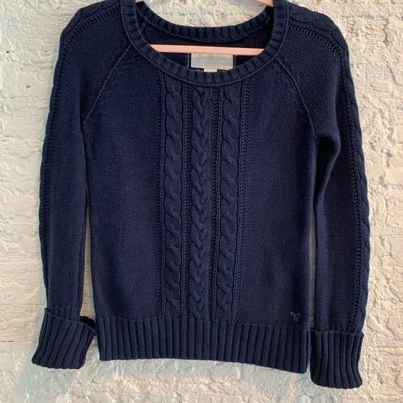 American Eagle Outfitters Sweaters - American Eagle sweater Sz M